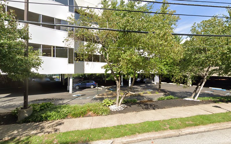 31963 richard m squire associates llc