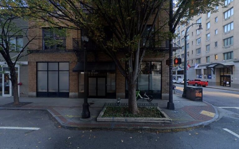 104265 botts r david 768x480