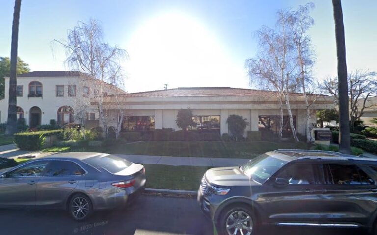 104644 bowler and bowler 768x480