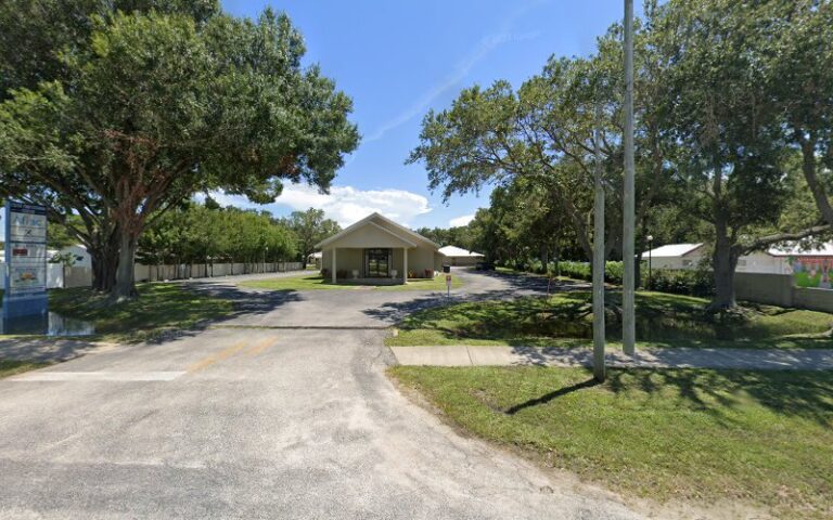 121237 castro hernan 768x480