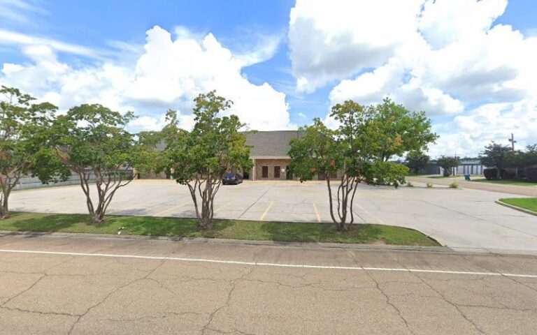 139225 curet douglas t 768x480