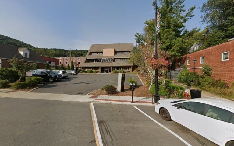 140099 d. dale howard 768x480