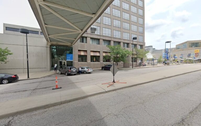 156729 douglas e sid 768x480