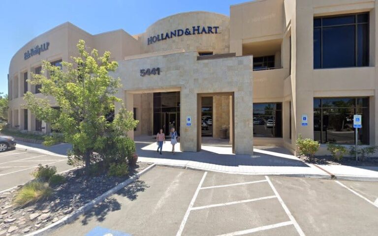 156763 douglas flowers 768x480