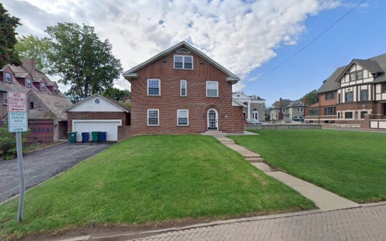 188716 gold dezik 768x480