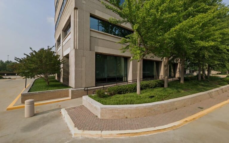 204267 henault roberta k 768x480