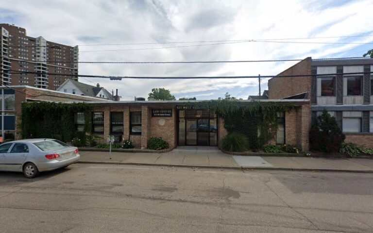 204271 hencken robert l 768x480