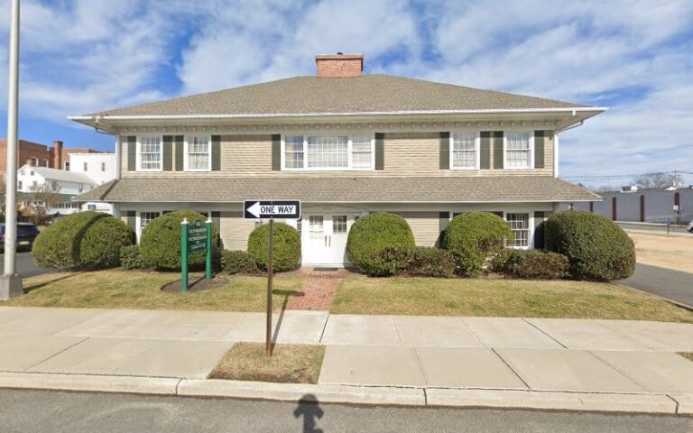 204301 henderson and henderson 768x480