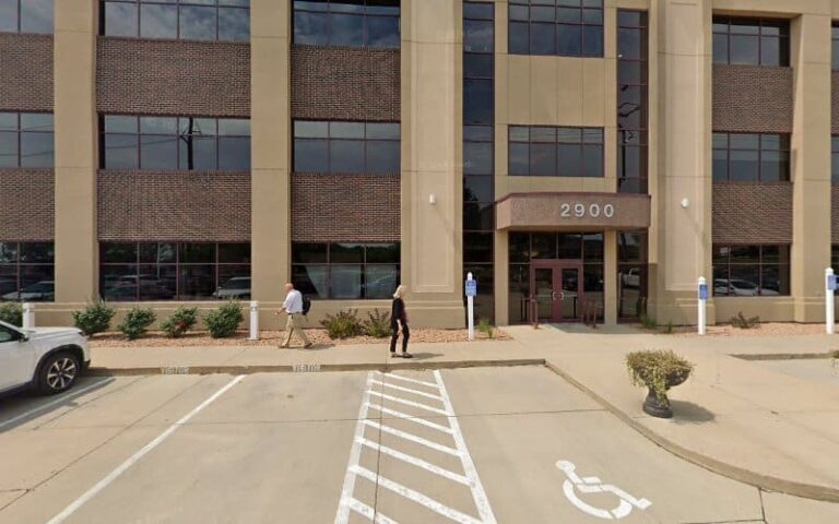 204454 hendricks law office 768x480
