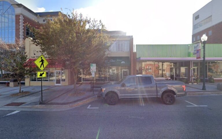 207112 hinshelwood mary ann attorney 768x480