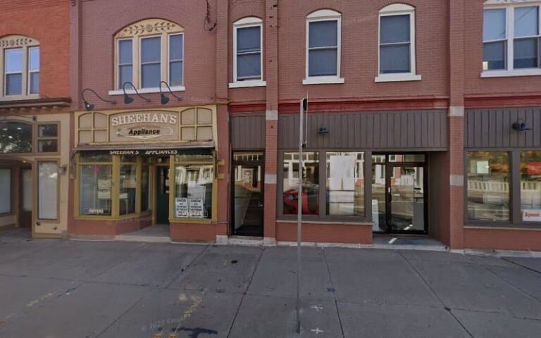 208941 hollembaek richard 768x480