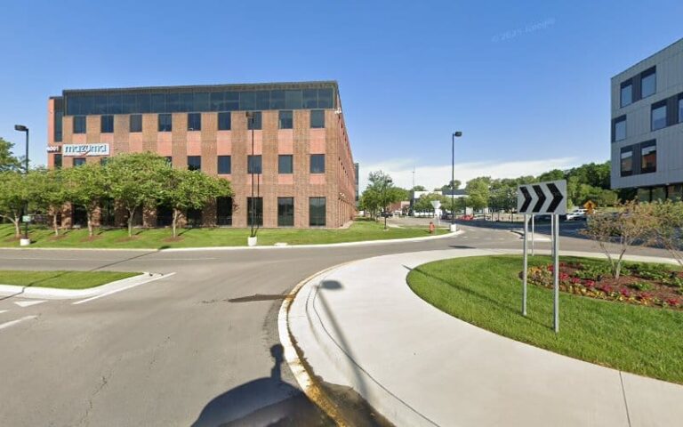 208998 holliday law firm 768x480