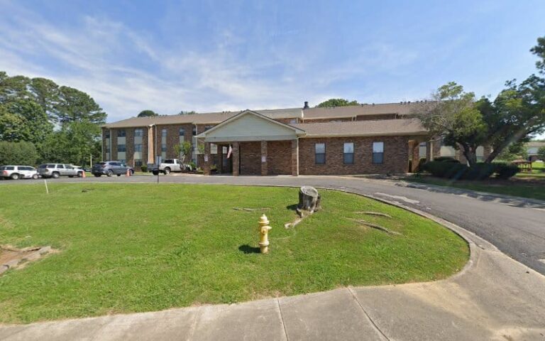 209062 hollis sam 768x480