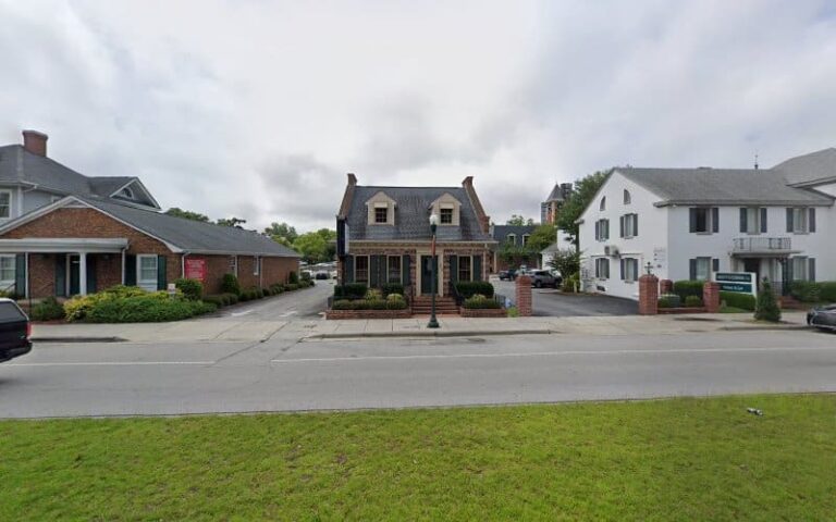 209123 hollows william h 768x480