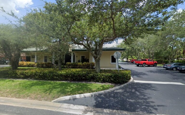 210181 hornbach kim charles 768x480