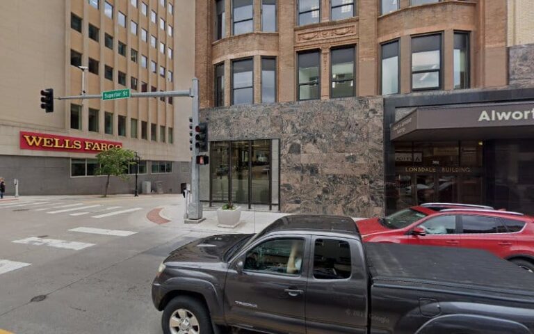 237588 kanuit robert r 768x480