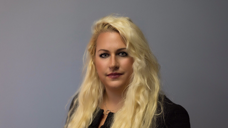 238456 karra l. kingston esq