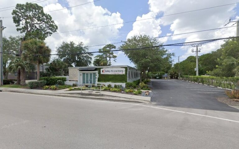 240941 kelley kronenberg 768x480