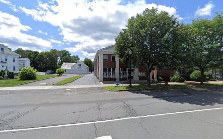 242753 kent lisa 768x480