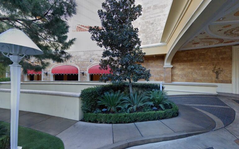 244973 kimmarie sinatra 768x480