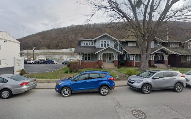 245059 kinder law office 768x480