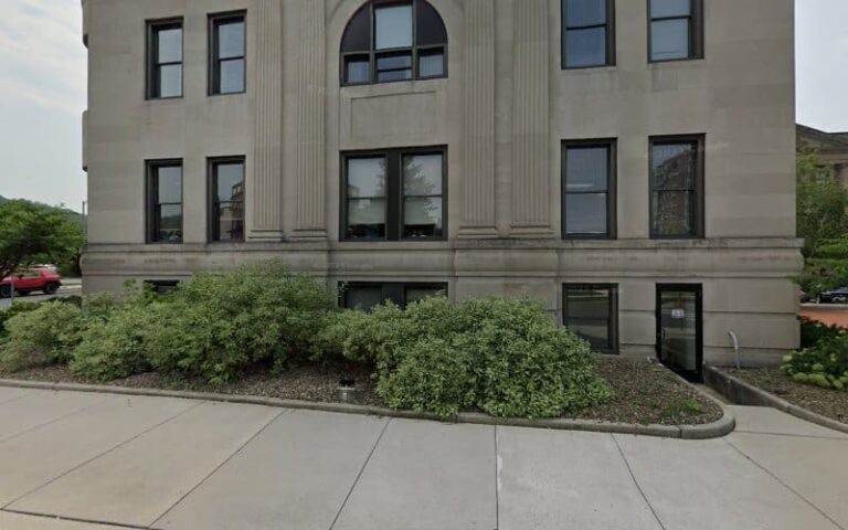 246035 kirkwood bruce a 768x480