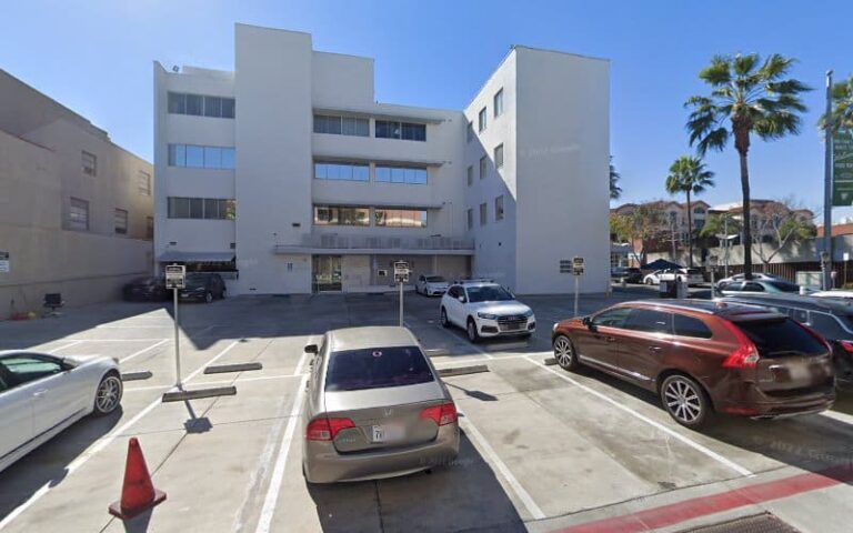 248701 kousha berokim 768x480