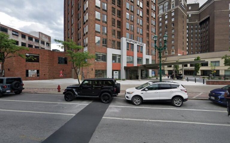 251404 la plante r lawrence 768x480