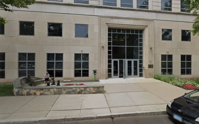 251840 lafferty harpe monica 768x480