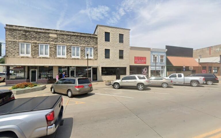 253130 lang john e 768x480