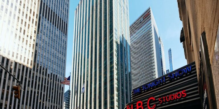 254458 latham watkins llp 768x384