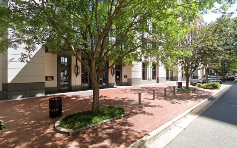 255257 lavender w thomas 768x480