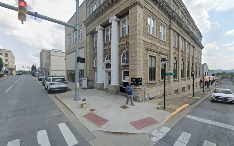 255478 law building 768x480