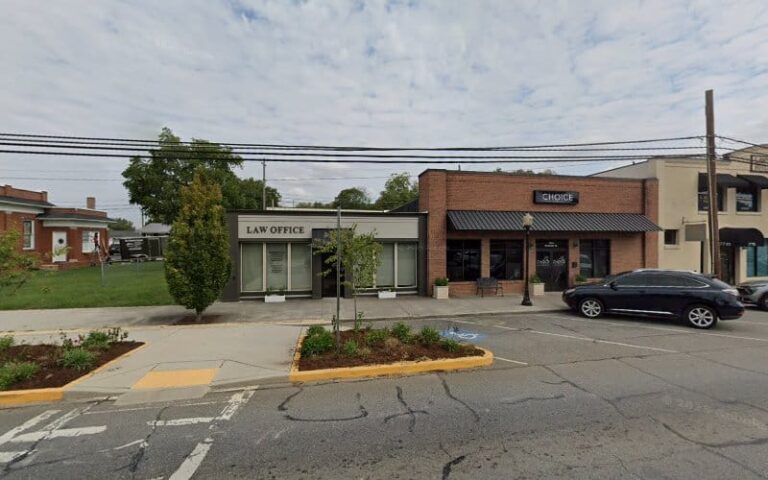 255974 law office 768x480