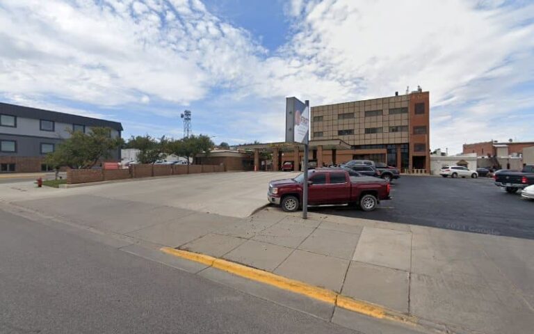 290398 lesley douglas m 768x480