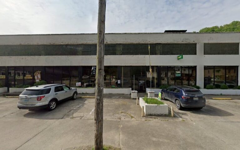 291368 lewis lewis 768x480