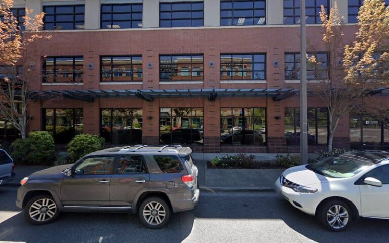 291579 lewis hugh 768x480