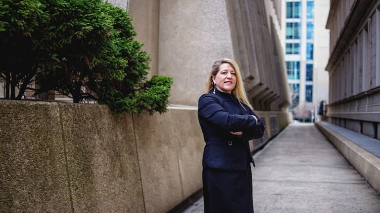 292389 life law 768x432