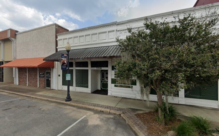 293142 lindsay andrews 768x480