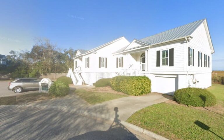 293144 lindsay evans 768x480