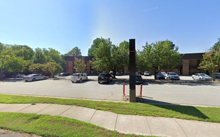 293312 ling farran 768x480