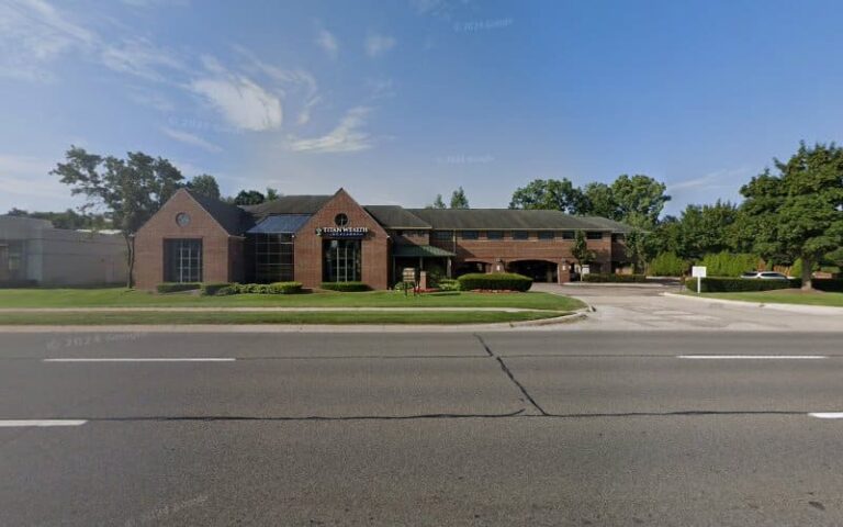 293792 lisa leger plc 768x480