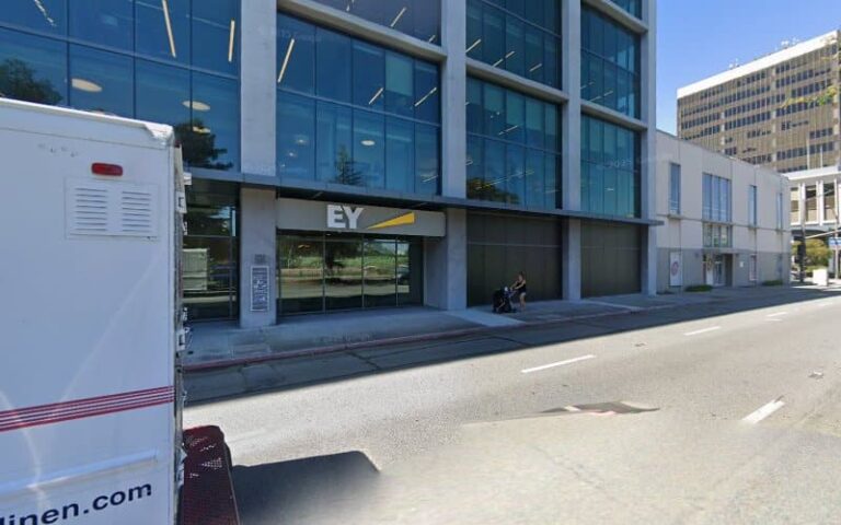 294444 livingston law 768x480