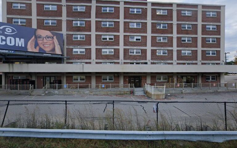 295626 loo law 768x480