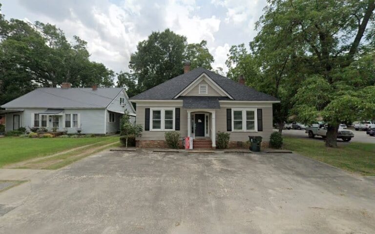 296340 lott clint l llc 768x480