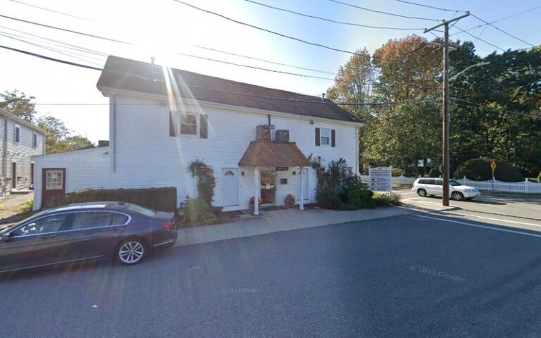 296791 lovely jeffrey 768x480