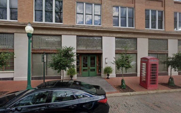 296870 low john l 768x480