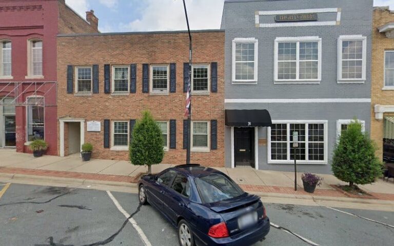 297009 lowe mark t 768x480