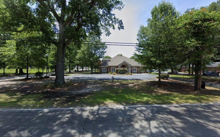 297456 lucas white mitchell 768x480