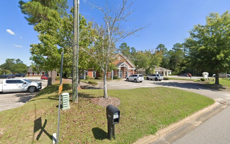 297575 ludlum anna e 768x480